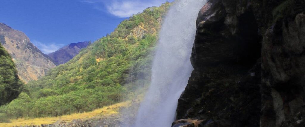 nuranang-falls