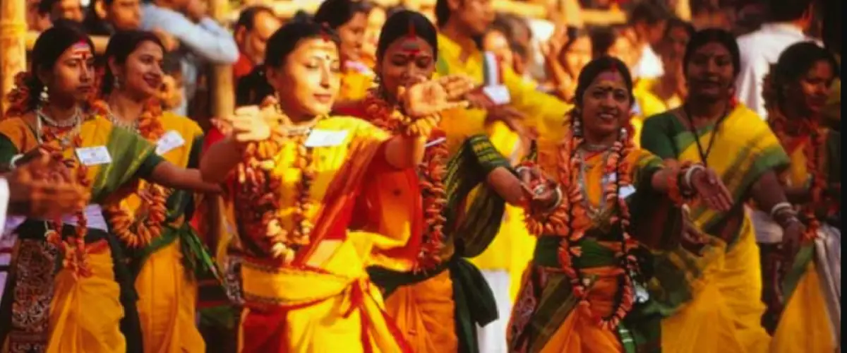 shantiniketan holi pics