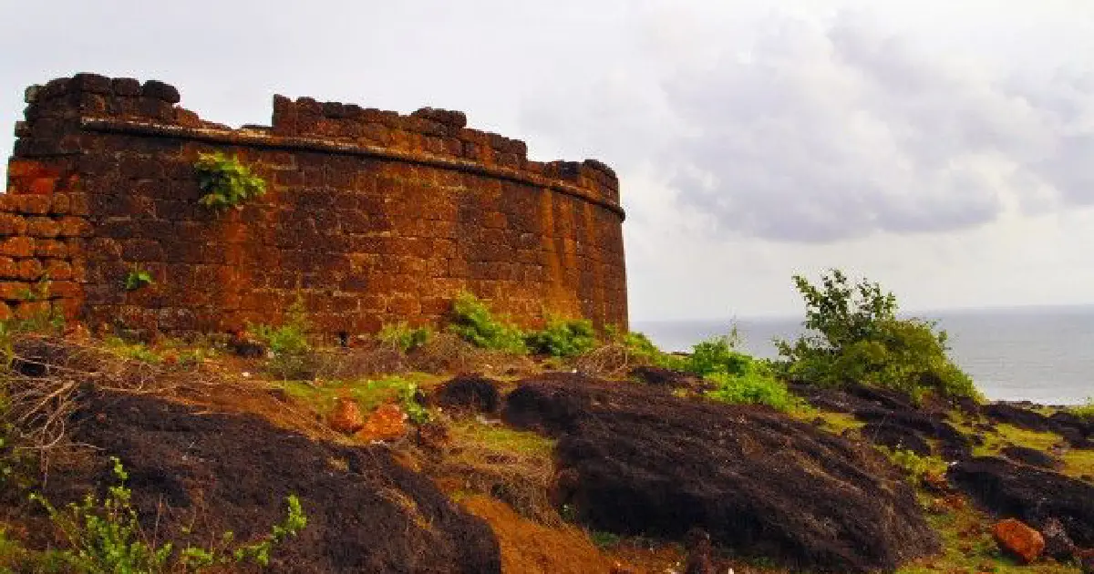 places to visit in north goa, chapora fort